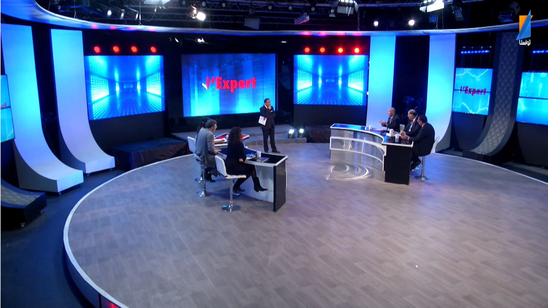studio iverview tunisna tv with Salem Miladi as expert panel member