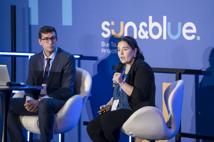 Marta Pascual at the Sun and Blue Conference 2023 on stage