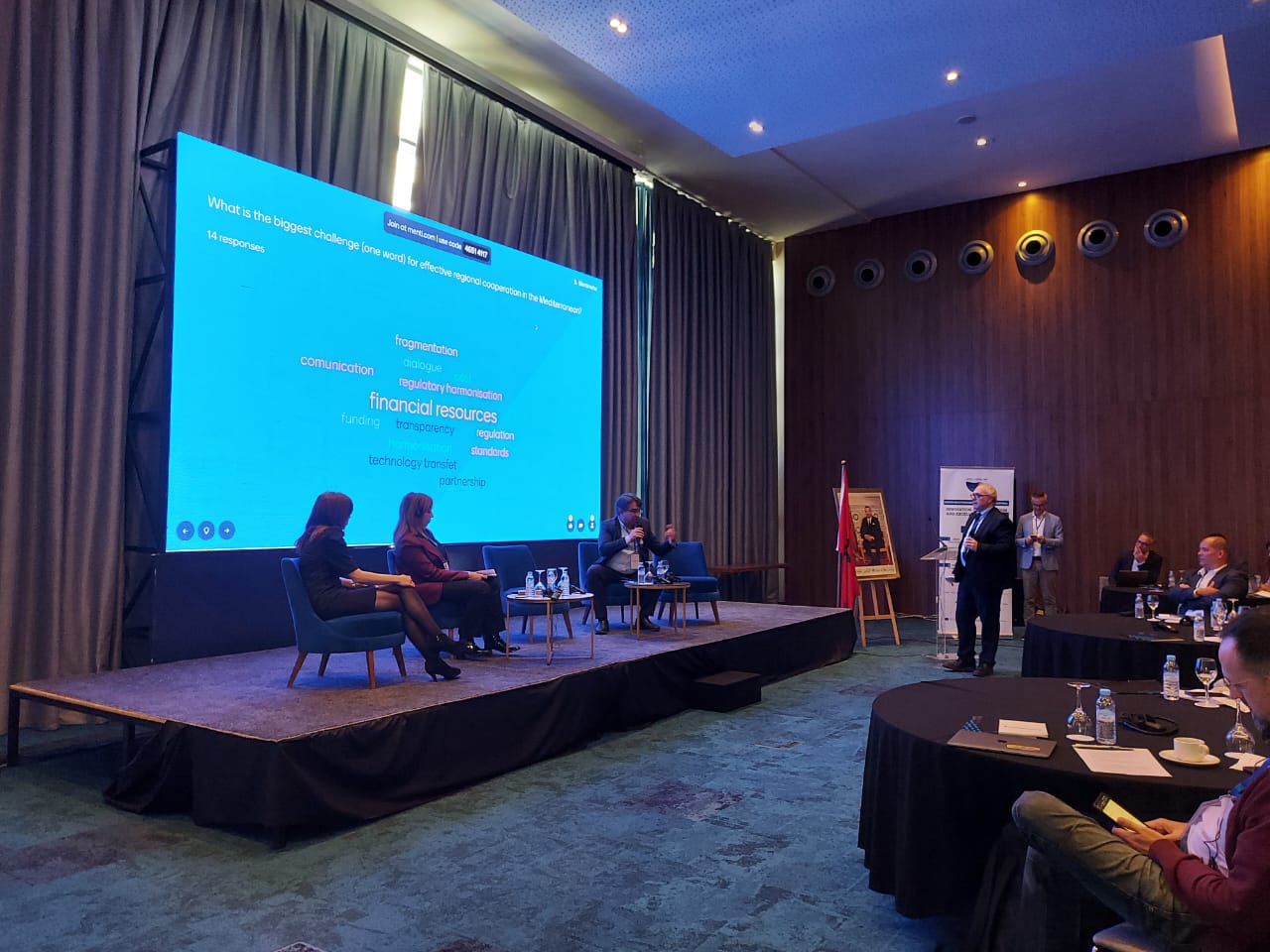 Leonardo Manzari moderating a panel discussion during March 2025 Green Marine Med workshop